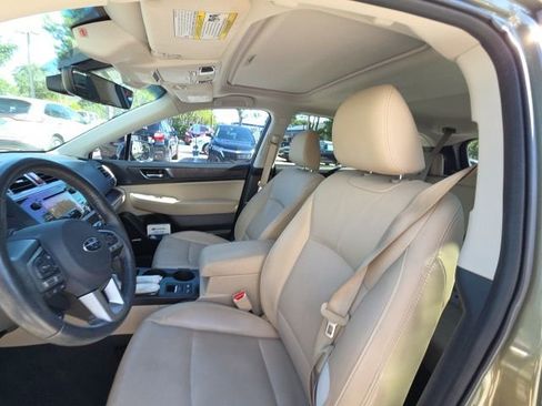Used 2017 Subaru Outback 2.5i Limited AWD/4WD image 8