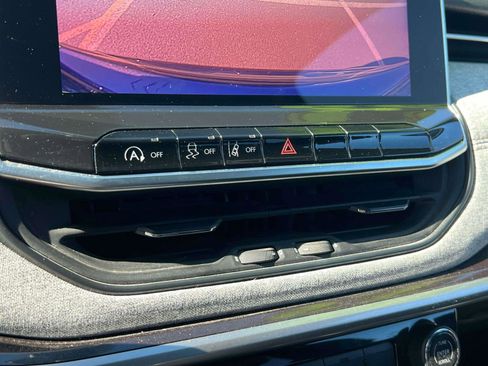 Used 2023 Jeep Compass Latitude image 15