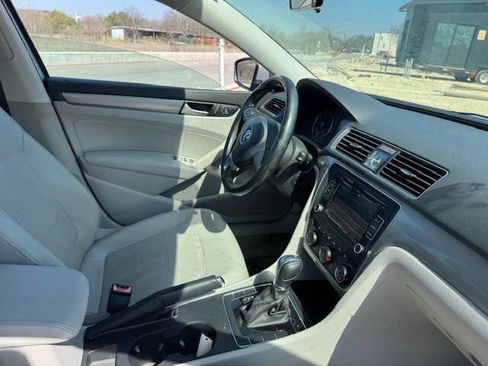 Used 2015 Volkswagen Passat 1.8T Limited Edition image 23