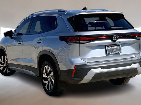 Certified 2025 Volkswagen Tiguan S image 13
