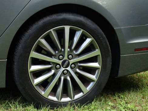 Used 2017 Lincoln MKZ Premiere image 10