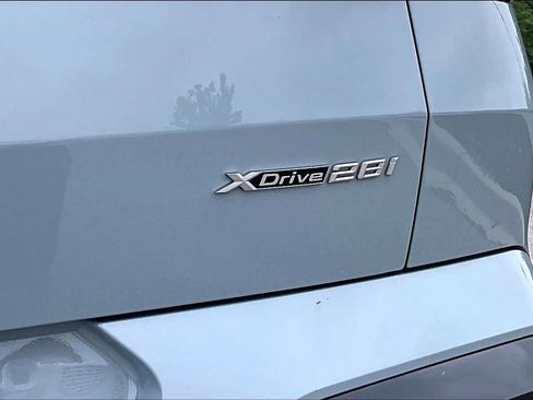 Certified 2025 BMW X2 xDrive28i w/ M Sport Package AWD/4WD image 9
