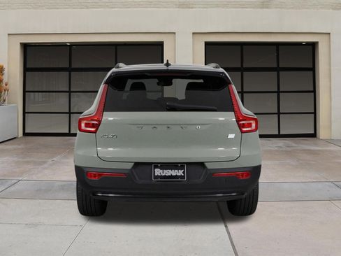 Used 2023 Volvo XC40 Recharge Ultimate image 5