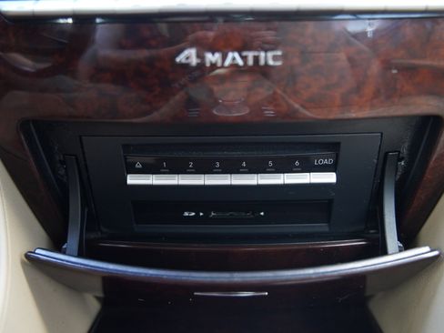 Used 2013 Mercedes-Benz CL 550 4MATIC image 39