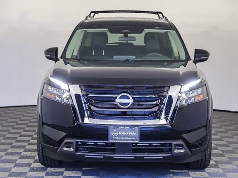 New 2025 Nissan Pathfinder SV image 4