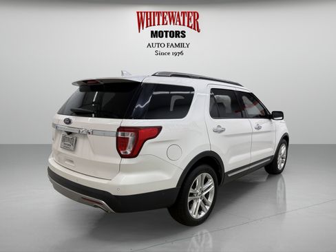 Used 2017 Ford Explorer Limited w/ Equipment Group 301A FWD image 4