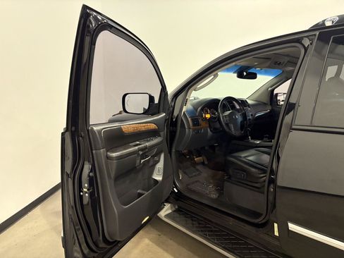 Used 2012 Nissan Armada Platinum AWD/4WD image 9