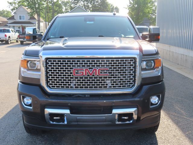 Used 2016 GMC Sierra 2500 Denali w/ Duramax Plus Package AWD/4WD image 11