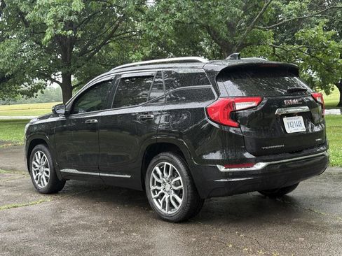 Used 2024 GMC Terrain Denali w/ Denali Premium Package AWD/4WD image 6
