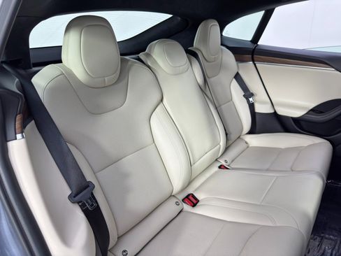 Used 2022 Tesla Model S image 44