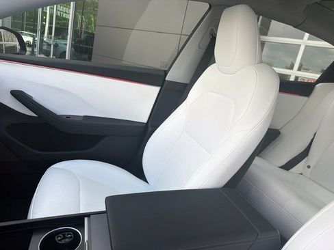 Used 2025 Tesla Model 3 Long Range AWD/4WD image 17