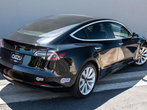 Used 2018 Tesla Model 3 Long Range image 22