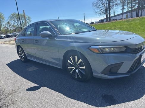 Used 2024 Honda Civic EX image 3