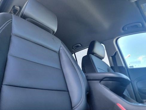 Certified 2024 GMC Terrain SLT w/ Infotainment Package II image 23