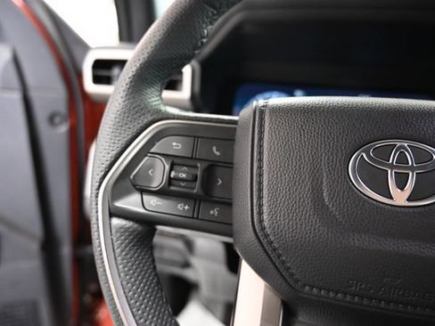 Used 2025 Toyota Tacoma TRD Sport AWD/4WD image 24
