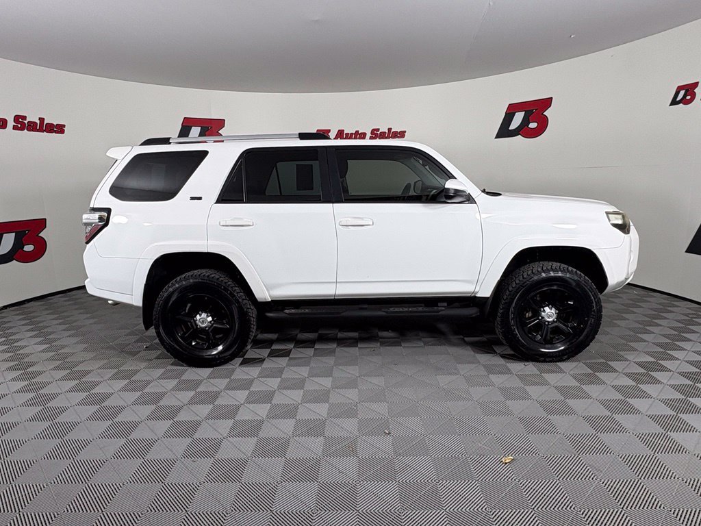 Used 2021 Toyota 4Runner SR5 AWD/4WD image 9