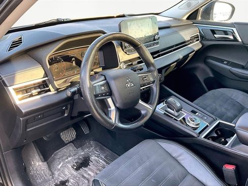 Used 2022 Mitsubishi Outlander SE image 20