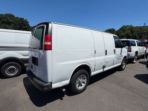 Used 2013 Chevrolet Express 1500 RWD image 3