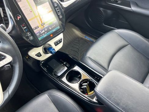 Used 2017 Toyota Prius Prime Advanced image 28
