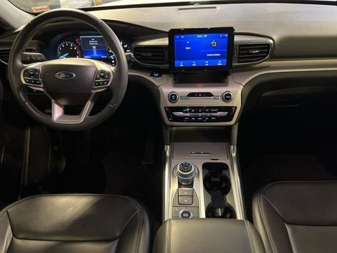 Used 2023 Ford Explorer XLT w/ Equipment Group 202A image 24