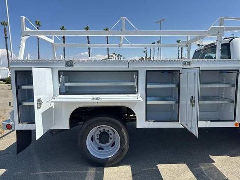 New 2024 Ford F450 XL w/ XL Chrome Package image 21