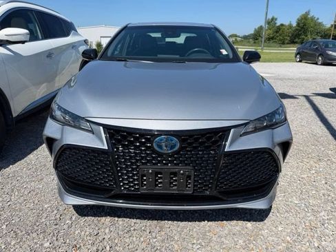 Used 2022 Toyota Avalon XSE FWD image 2