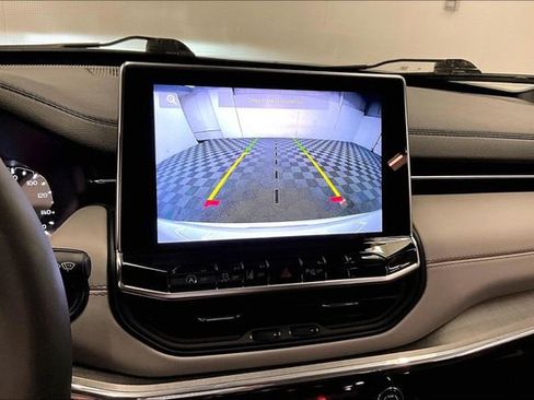 Used 2024 Jeep Compass Limited image 29