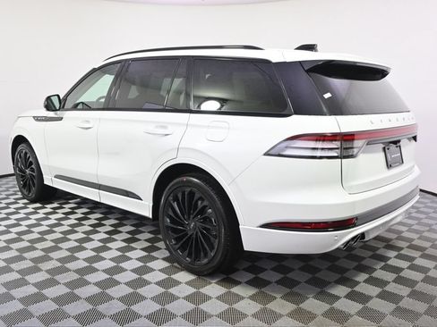 New 2026 Lincoln Aviator Reserve AWD/4WD image 3