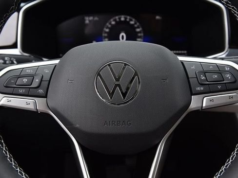 New 2026 Volkswagen Taos SE AWD/4WD image 18