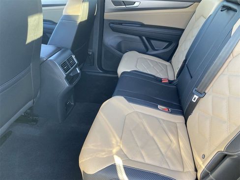 New 2026 Volkswagen Atlas Cross Sport SE image 13