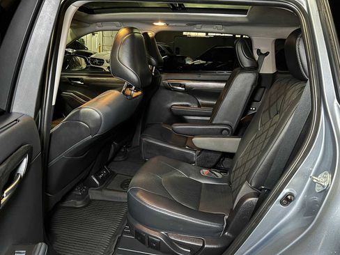 Used 2021 Toyota Highlander Platinum image 20