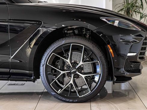 New 2026 Aston Martin DBX 707 image 10