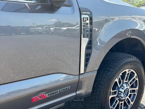 Used 2023 Ford F250 Limited AWD/4WD image 12