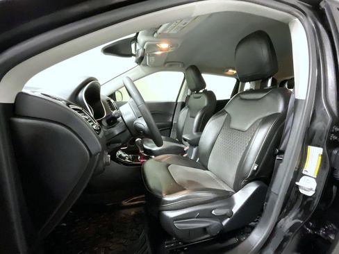 Used 2021 Jeep Compass Latitude image 11