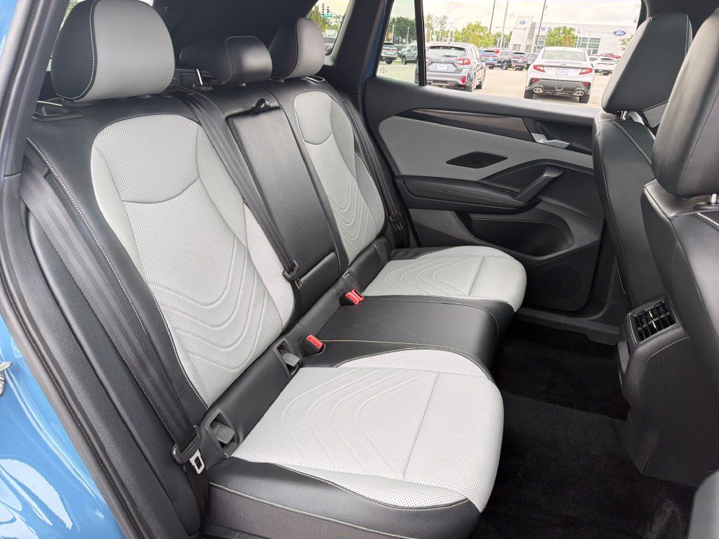 Certified 2026 Volkswagen Tiguan SE R-Line AWD/4WD image 23