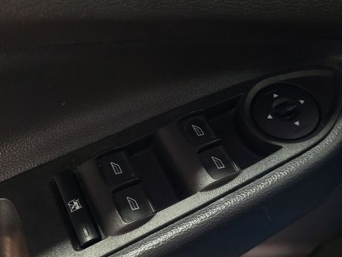 Used 2018 Ford Escape SE w/ SE Sync 3 Package AWD/4WD image 27