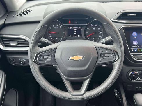 Used 2023 Chevrolet TrailBlazer LT w/ Convenience Package FWD image 12
