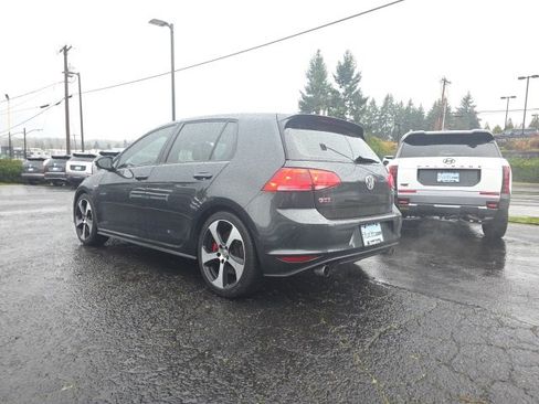 Used 2017 Volkswagen GTI SE image 7