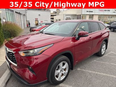Certified 2022 Toyota Highlander LE