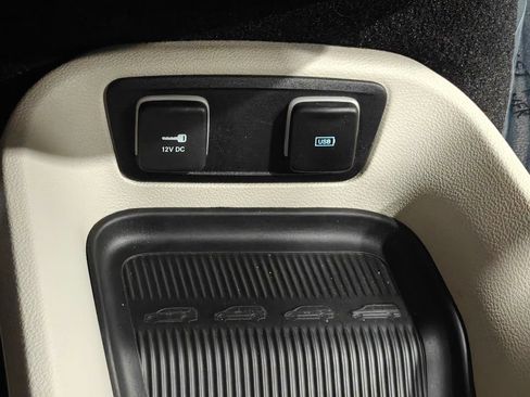 Used 2017 Chrysler Pacifica Touring-L FWD image 53