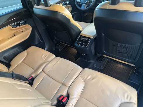 Used 2018 Volvo XC90 T6 Momentum w/ Convenience Package image 24