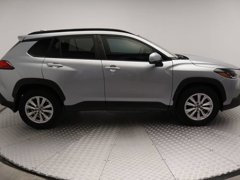 Used 2024 Toyota Corolla Cross LE FWD image 7