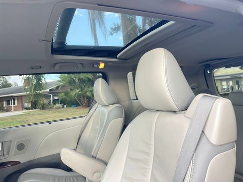 Used 2013 Toyota Sienna Limited image 8