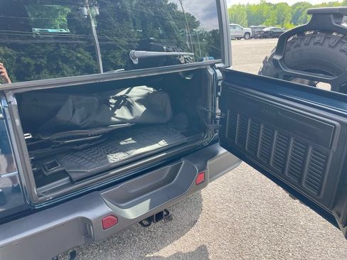 Used 2025 Jeep Wrangler Unlimited Sport AWD/4WD image 9