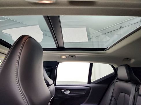 New 2026 Volvo XC40 B5 Plus w/ Climate Package AWD/4WD image 18