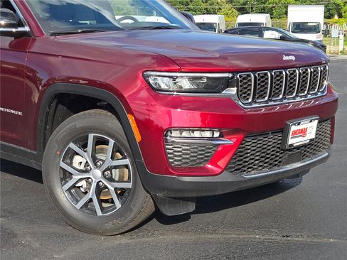 New 2025 Jeep Grand Cherokee Limited image 2