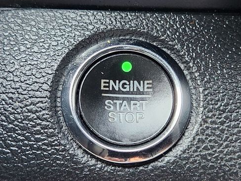 Used 2018 Ford F150 Platinum w/ Equipment Group 701A Luxury AWD/4WD image 20