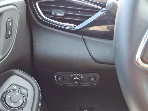 Used 2023 Buick Encore GX Select image 18