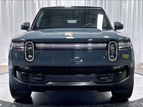 Used 2025 Rivian R1S Premium AWD/4WD image 12