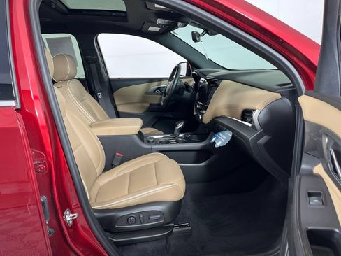 Certified 2022 Chevrolet Traverse Premier AWD/4WD image 8